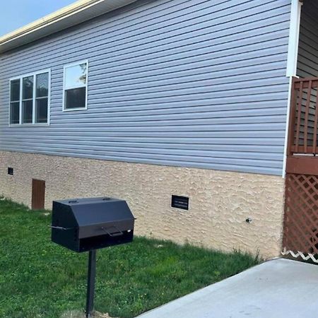 3 Master Bedrooms - Sleeps 10 - Location - Game Room - Hot Tub Pigeon Forge Exteriör bild
