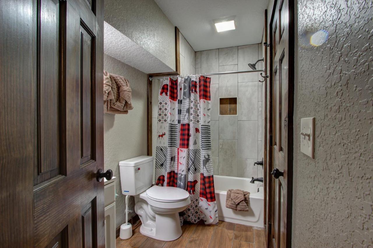 3 Master Bedrooms - Sleeps 10 - Location - Game Room - Hot Tub Pigeon Forge Exteriör bild