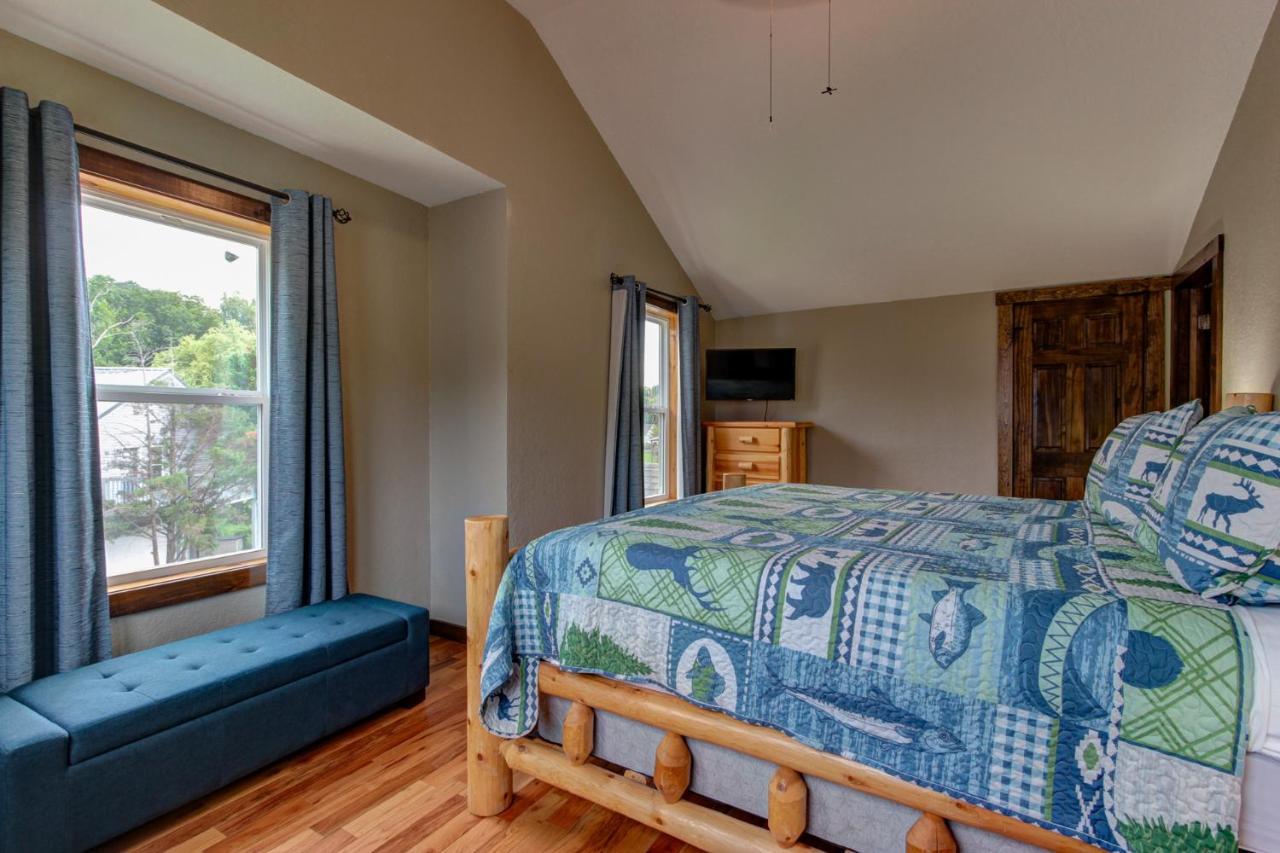 3 Master Bedrooms - Sleeps 10 - Location - Game Room - Hot Tub Pigeon Forge Exteriör bild