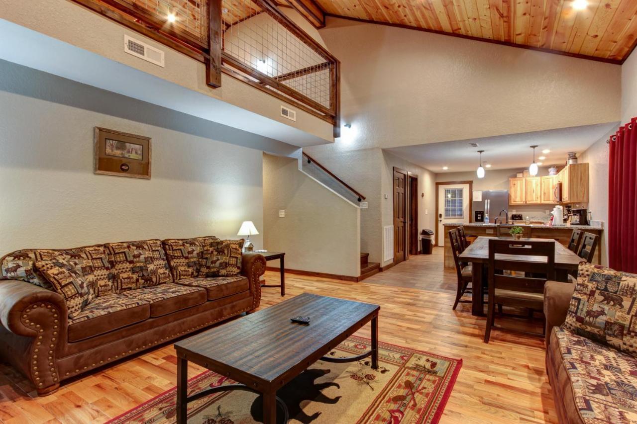 3 Master Bedrooms - Sleeps 10 - Location - Game Room - Hot Tub Pigeon Forge Exteriör bild