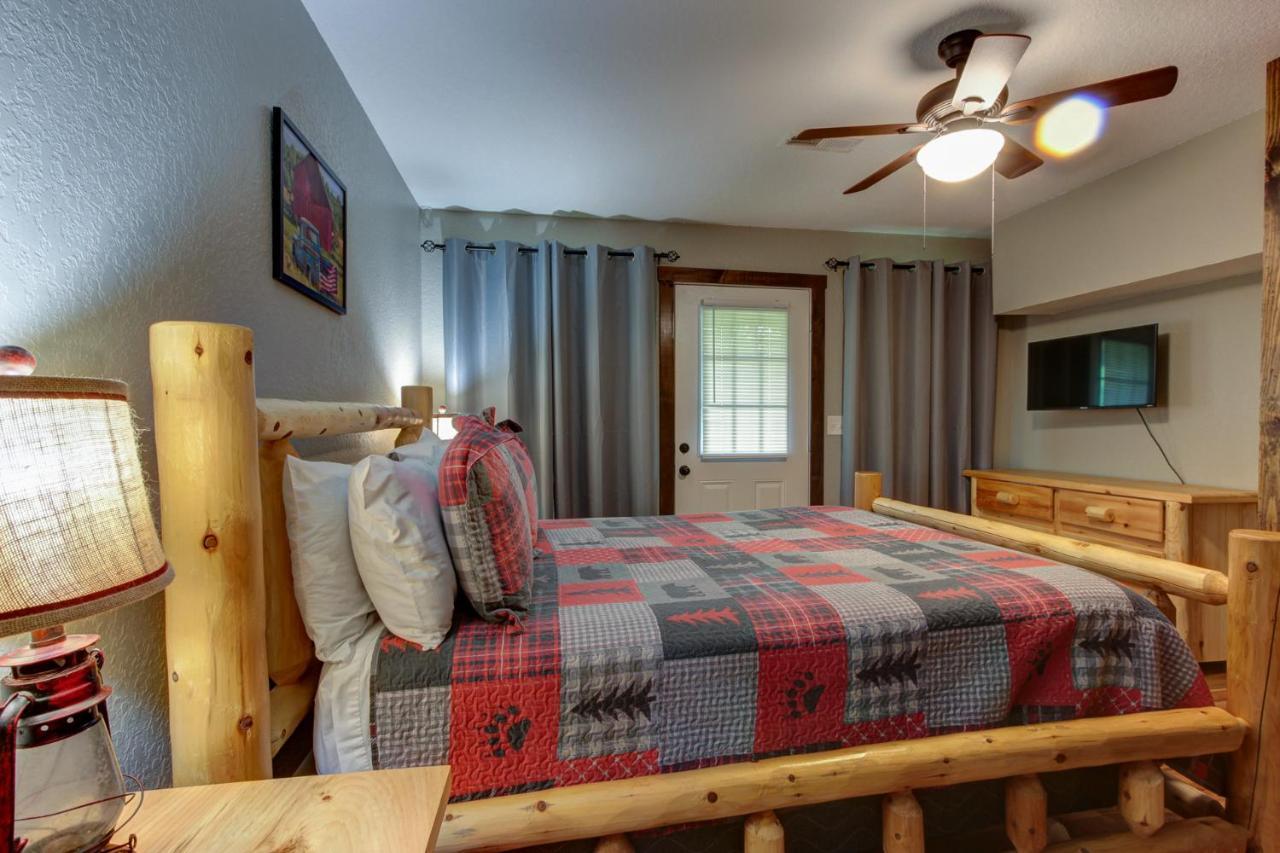 3 Master Bedrooms - Sleeps 10 - Location - Game Room - Hot Tub Pigeon Forge Exteriör bild