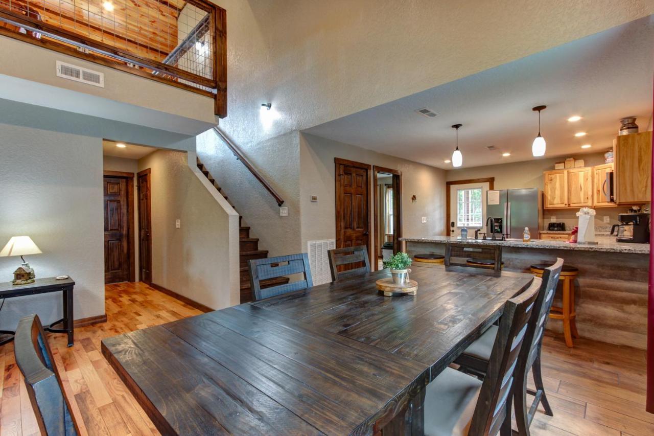 3 Master Bedrooms - Sleeps 10 - Location - Game Room - Hot Tub Pigeon Forge Exteriör bild